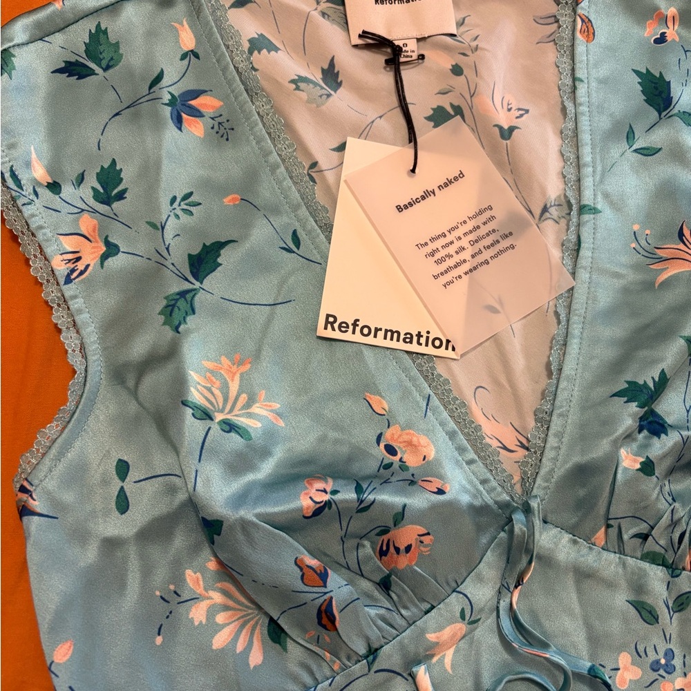 Reformation Silk Cherry Top in Burano - Picture 3 of 9